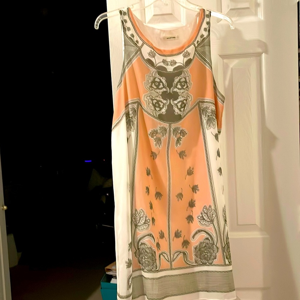 Polyester Lined light dress - Size Large